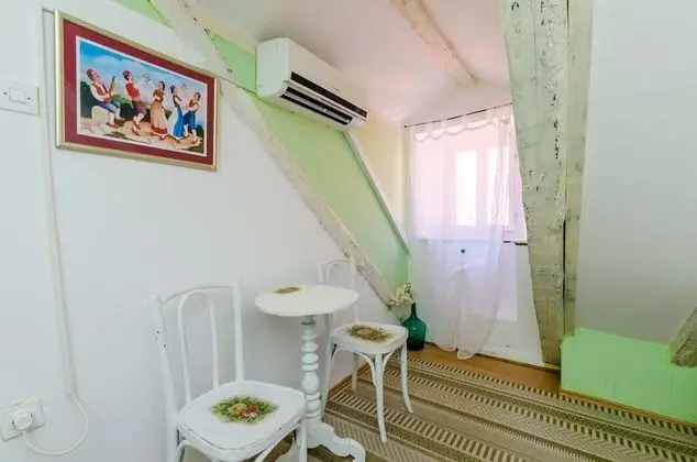 Old Town Baroque Palace Accommodation - Oda Manzaraları