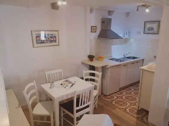 Old Town Economy Apartments - Mutfak