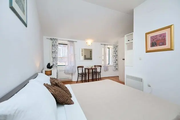Old Town Residence - Oda