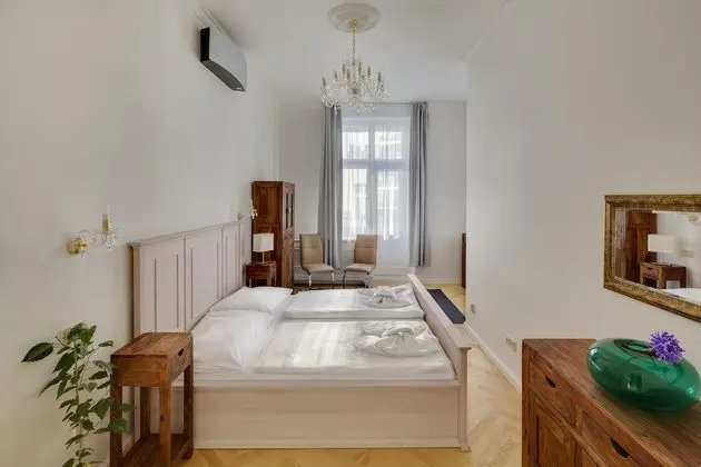 Old Town Square Apartments - İç Mekan