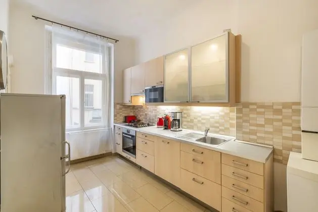 Old Town Square Apartments - Mutfak