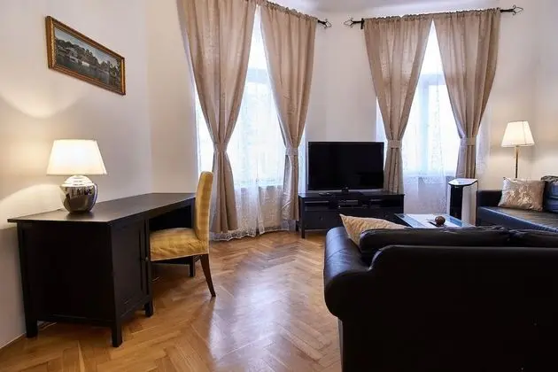Old Town Square Royal Apartment - Öne Çıkan Resim