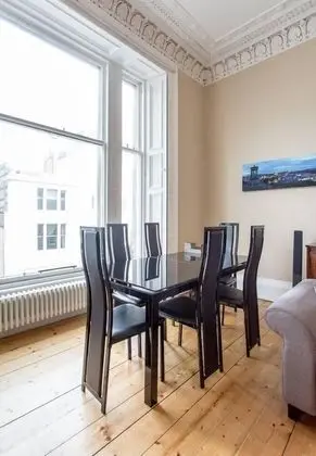 Old Town Stylish Apartment - 5 Mins Walk to Castle - Yerinde Yemek