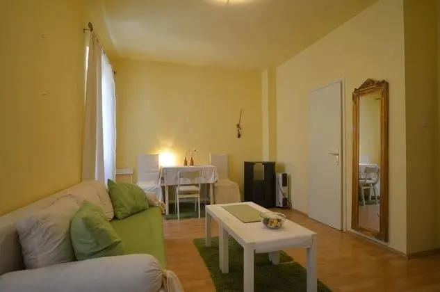 Old Town Švalba Apartments - Oda Düzeni