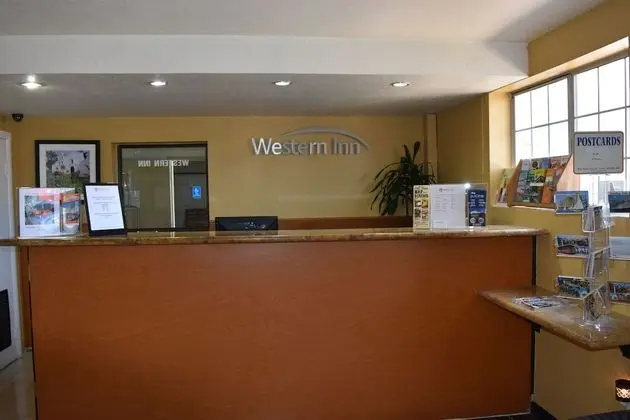 Old Town Western Inn & Suites - Lobi