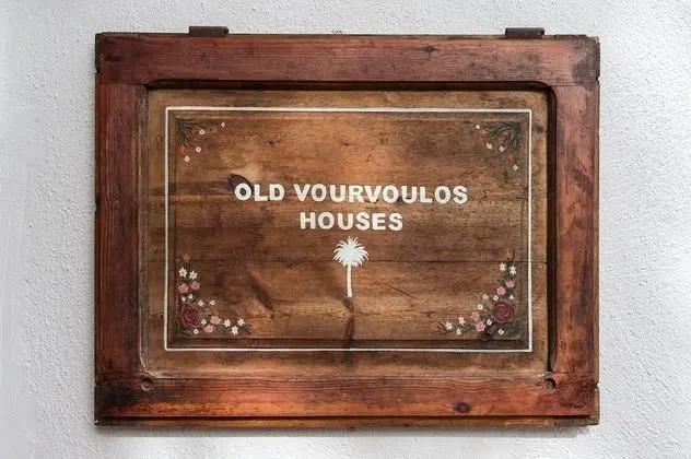 Old Vourvoulos Houses - Lobi