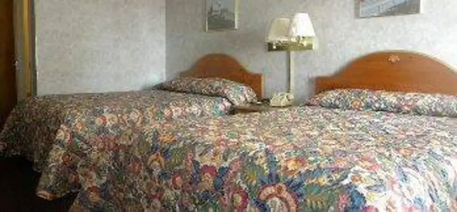Olde Amish Inn
