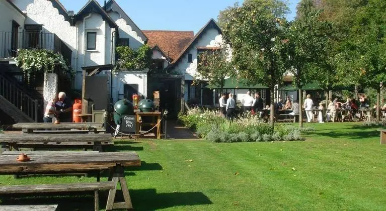 The Olde Bell