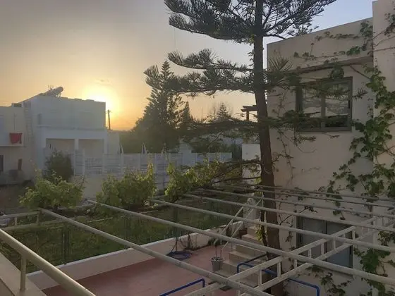 Oleander Apartments