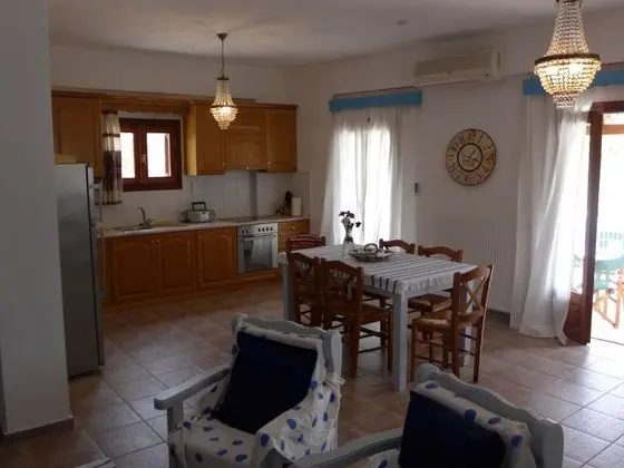 Villa Olga, in Beautiful Countryside, Large Piece of Land, Pool, Axos, NW Coast - Yerinde Yemek