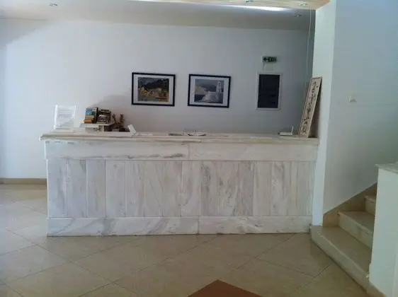 Olga's Paradise Hotel Apartments - Lobi