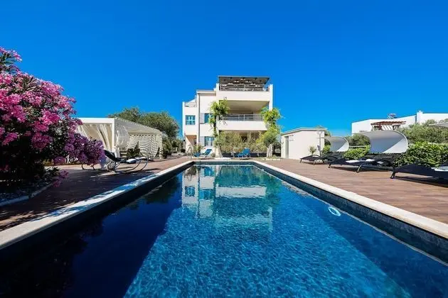 Villa Olive Garden Apartments