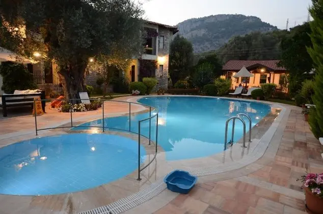 Olive Garden Apart Hotel - Havuz