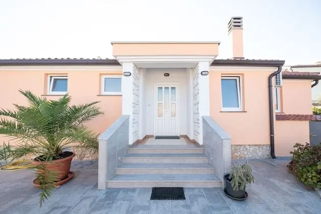 Olive & Lavender villa with pool - Dış Mekan