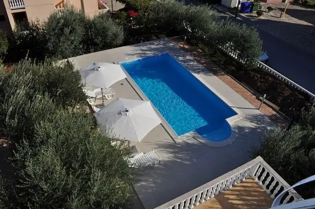 Olive - Swimming Pool - SA4 - Havuz