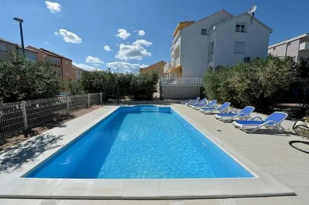 Olive - Swimming Pool - SA4 - Oda Düzeni