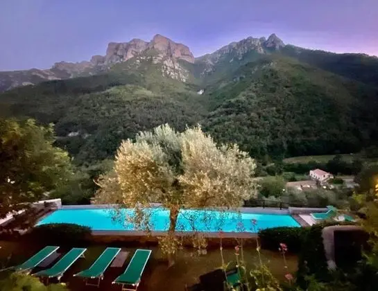 Oliveto Sleeps 4 With Private Garden - Havuz