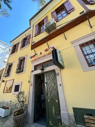 Olivia 1845 Guest House