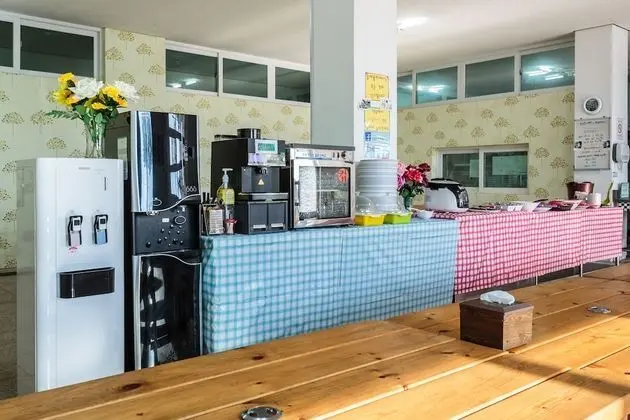 Olleh Windmill Pension & Guesthouse - Hostel - Yerinde Yemek