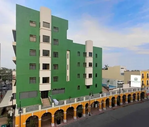 Olmeca Plaza