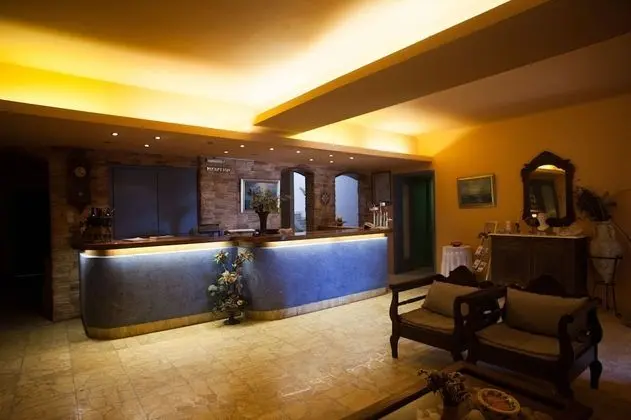 Olympia Hotel - Lobi