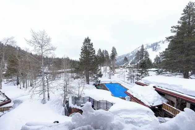 Olympic Village Inn - Extra Holidays