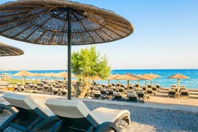 Olympic Palace Resort Hotel & Convention Center - Plaj