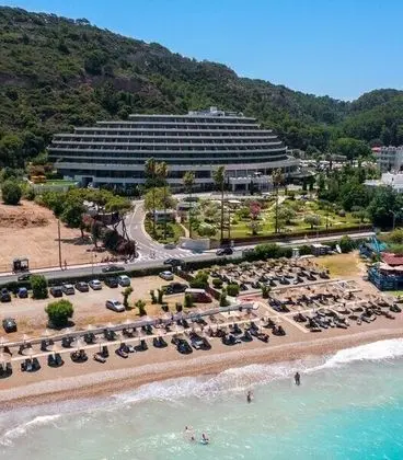 Olympic Palace Resort Hotel & Convention Center - Plaj