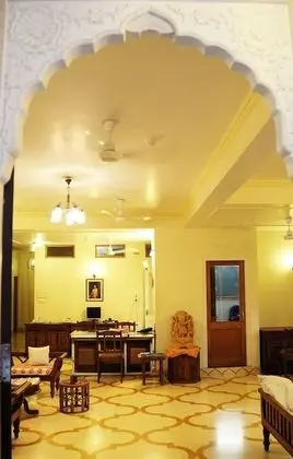 Om Niwas Suite Hotel - Lobi