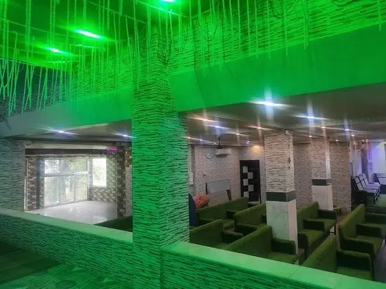 Hotel Om Regency - İş / Konferans
