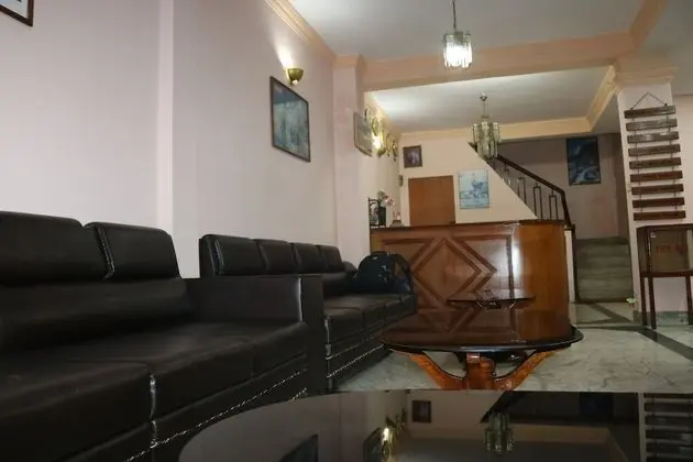 Om Tara Guest House - Lobi