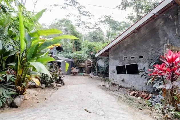 Omah Laras Homestay