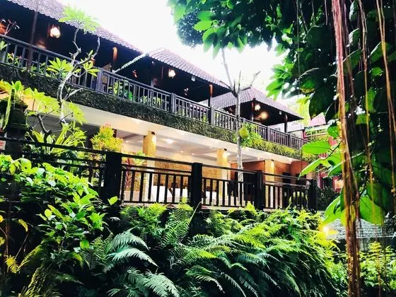 Omah Lembu Riverview Villas