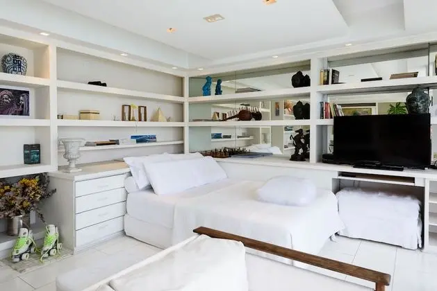 Omar do Rio - Apartamento V902 - Oda