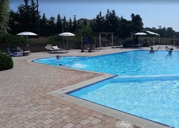 Ombra Verde - B&B e Appartamenti - Havuz