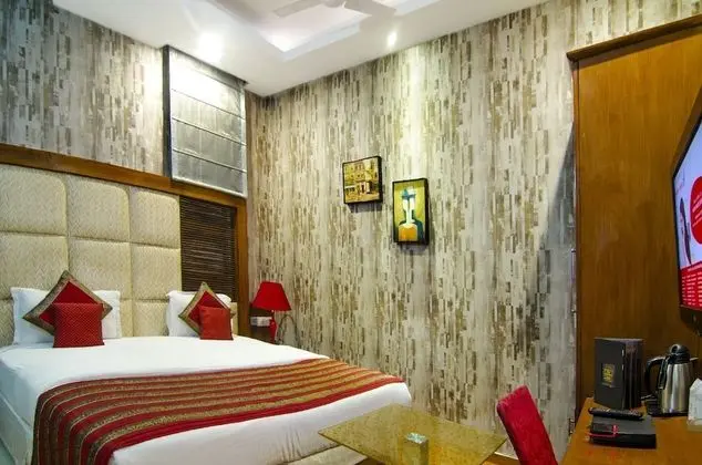 Hotel Omega Residency