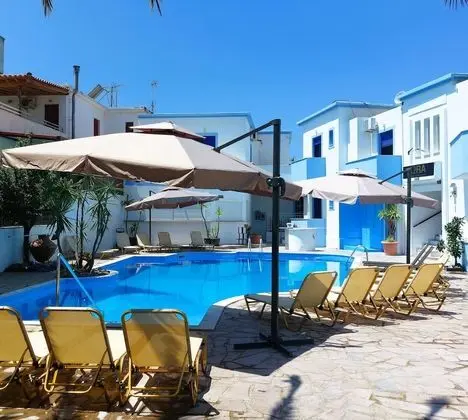 Omega Rooms Anaxos - Havuz