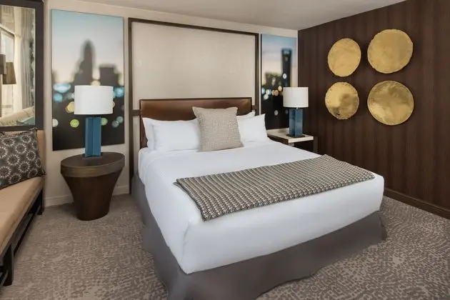 Omni Charlotte Hotel - Oda