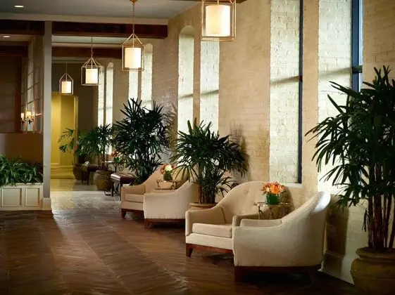 Omni Riverfront - Lobi