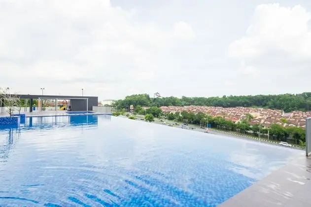 Omputeh Suite at Galleria - Havuz