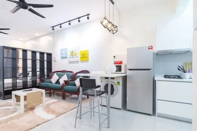 Omputeh Suite at Galleria - Öne Çıkan Resim