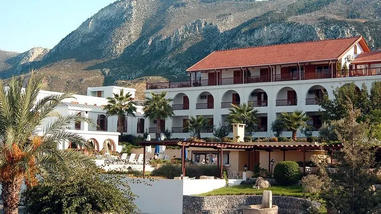 Onar Holiday Village