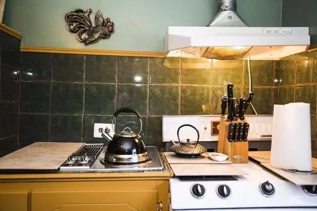 ONE of a Kind Experience Heritage Cottage - Mutfak