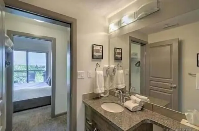 One of a Kind, Top Floor Apartment at Playa No 632 - Banyo Tipleri
