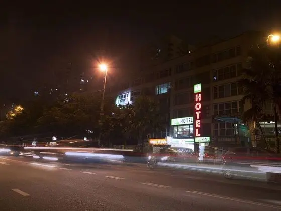 One Avenue - Genel