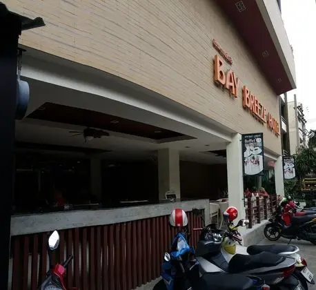 The One Hotel Bay Breeze Pattaya - Dış Mekan