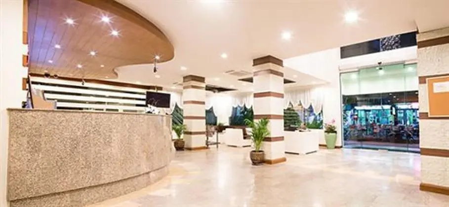 The One Hotel Bay Breeze Pattaya - Lobi
