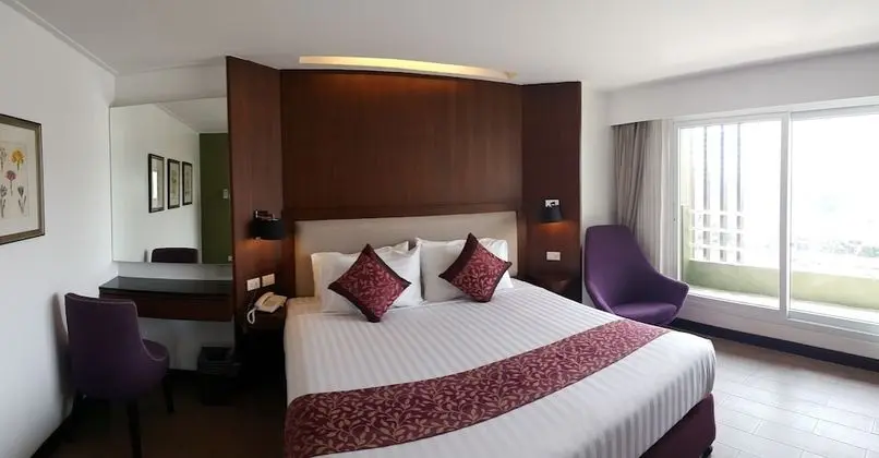 The One Hotel Bay Breeze Pattaya - Oda