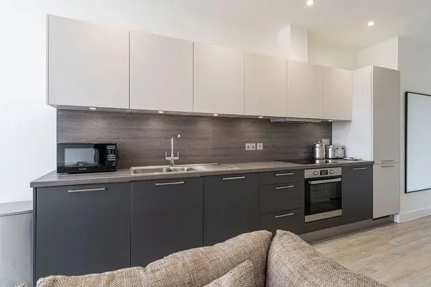 One bed luxury Apartment - Solihull - Mutfak