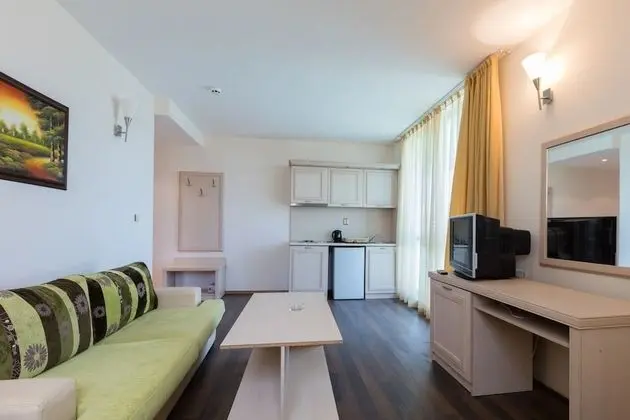 One Bedroom Apartment with Balcony in Avalon Complex - Öne Çıkan Resim